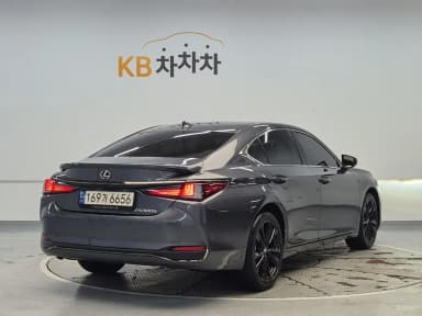 ES300h 7th Generation