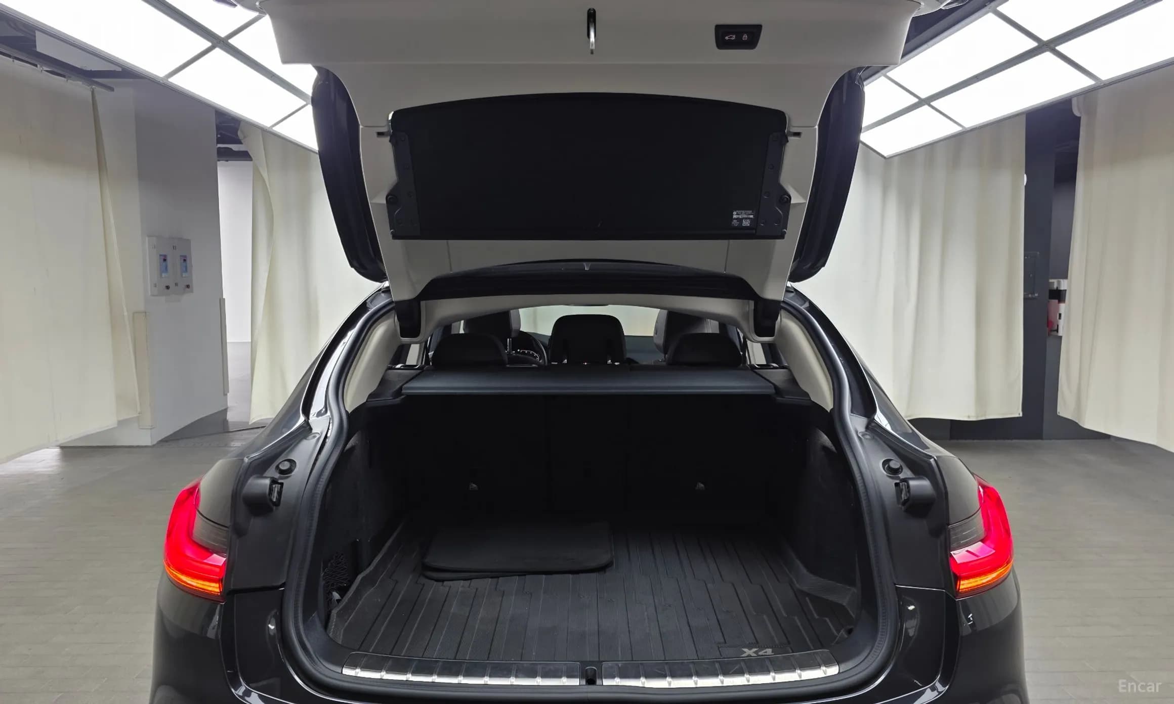 X4 (G02)