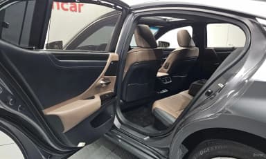 ES300h 7th Generation