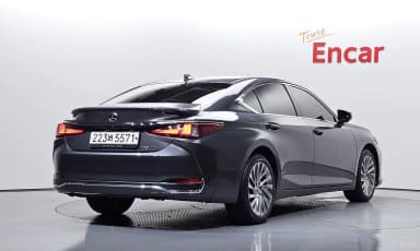 ES300h 7th Generation