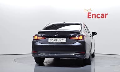 ES300h 7th Generation