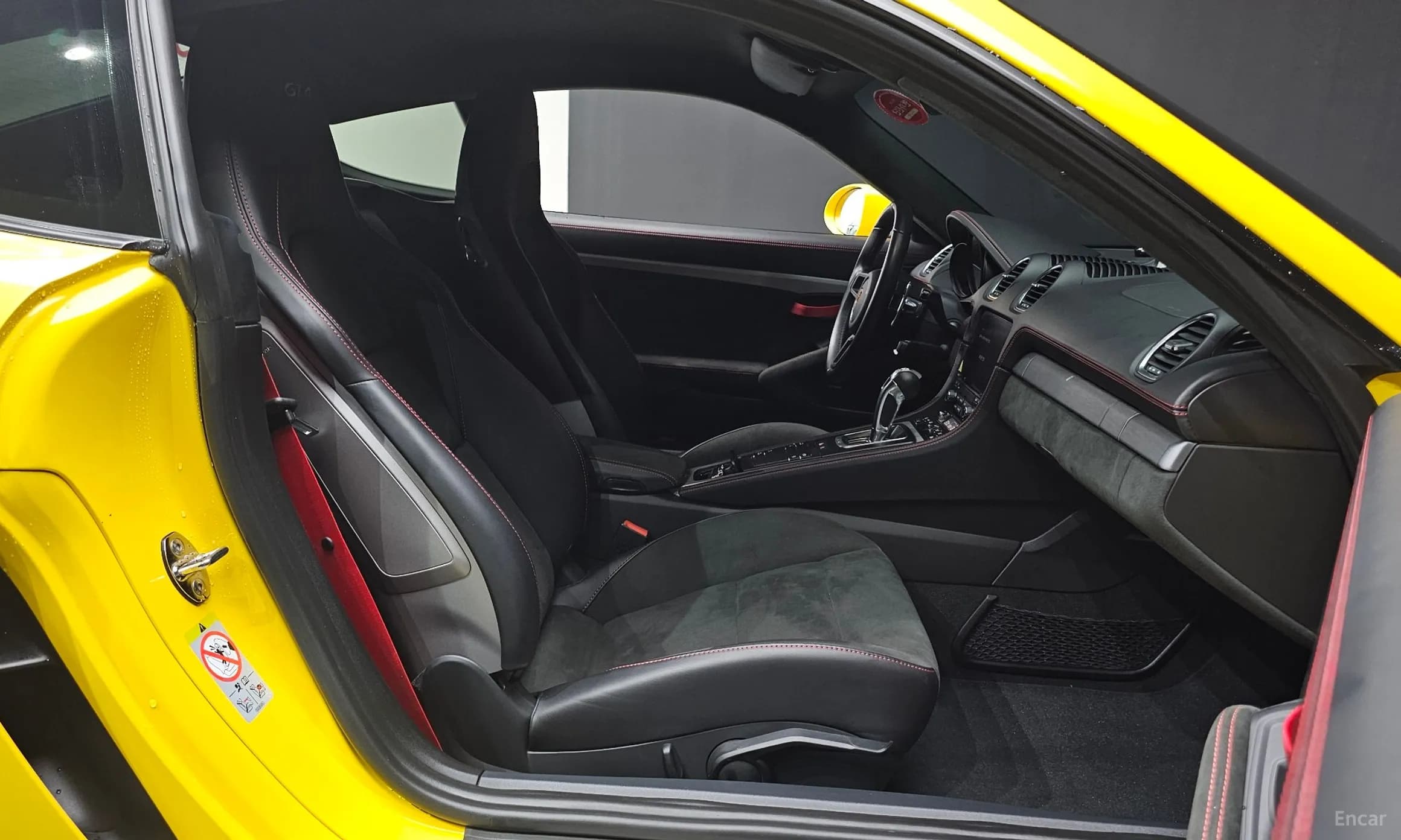 718 Cayman