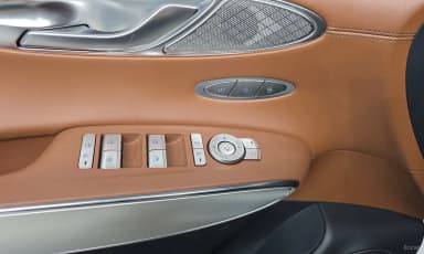 GV70