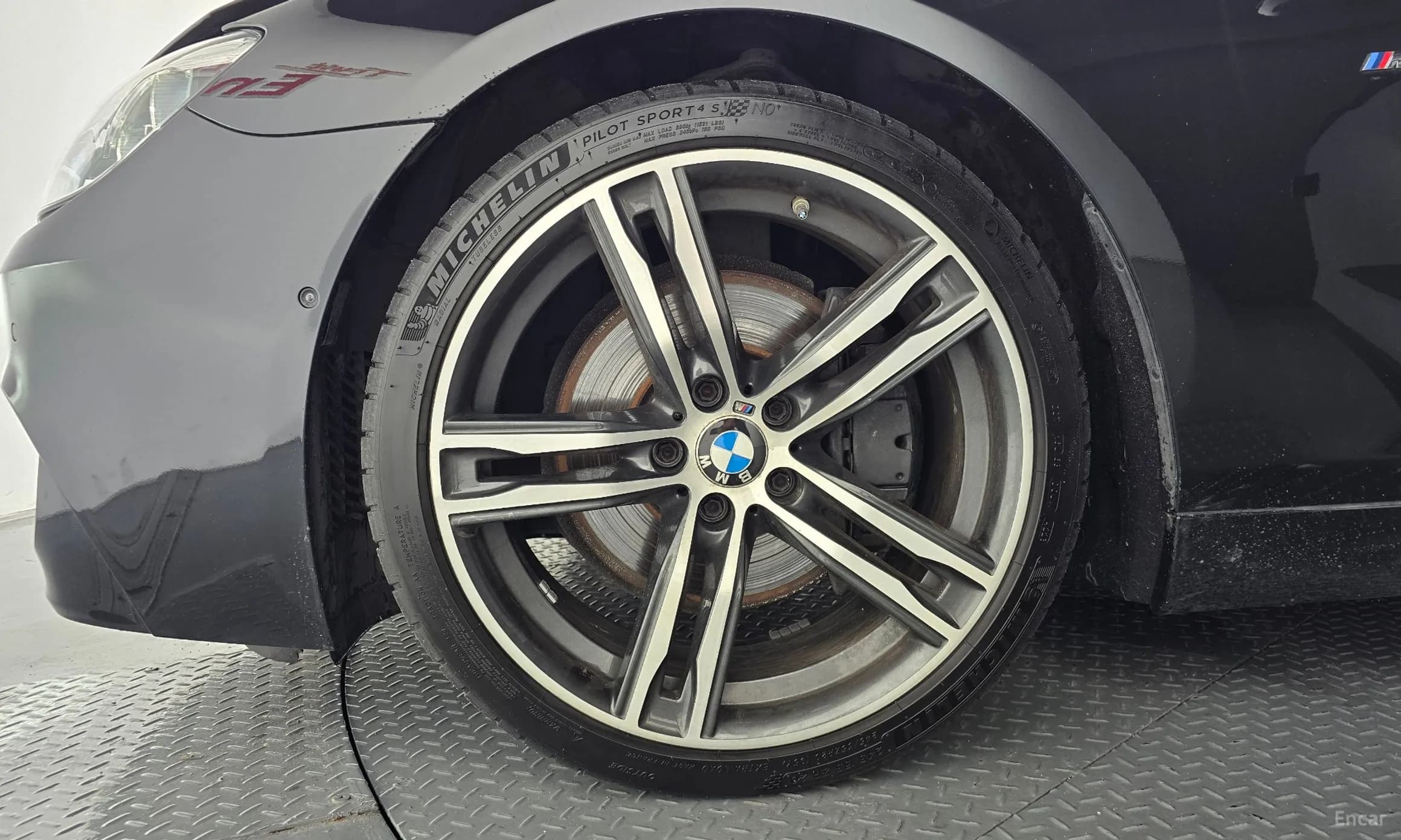6 Series (F12)