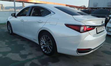 ES300h 7th Generation