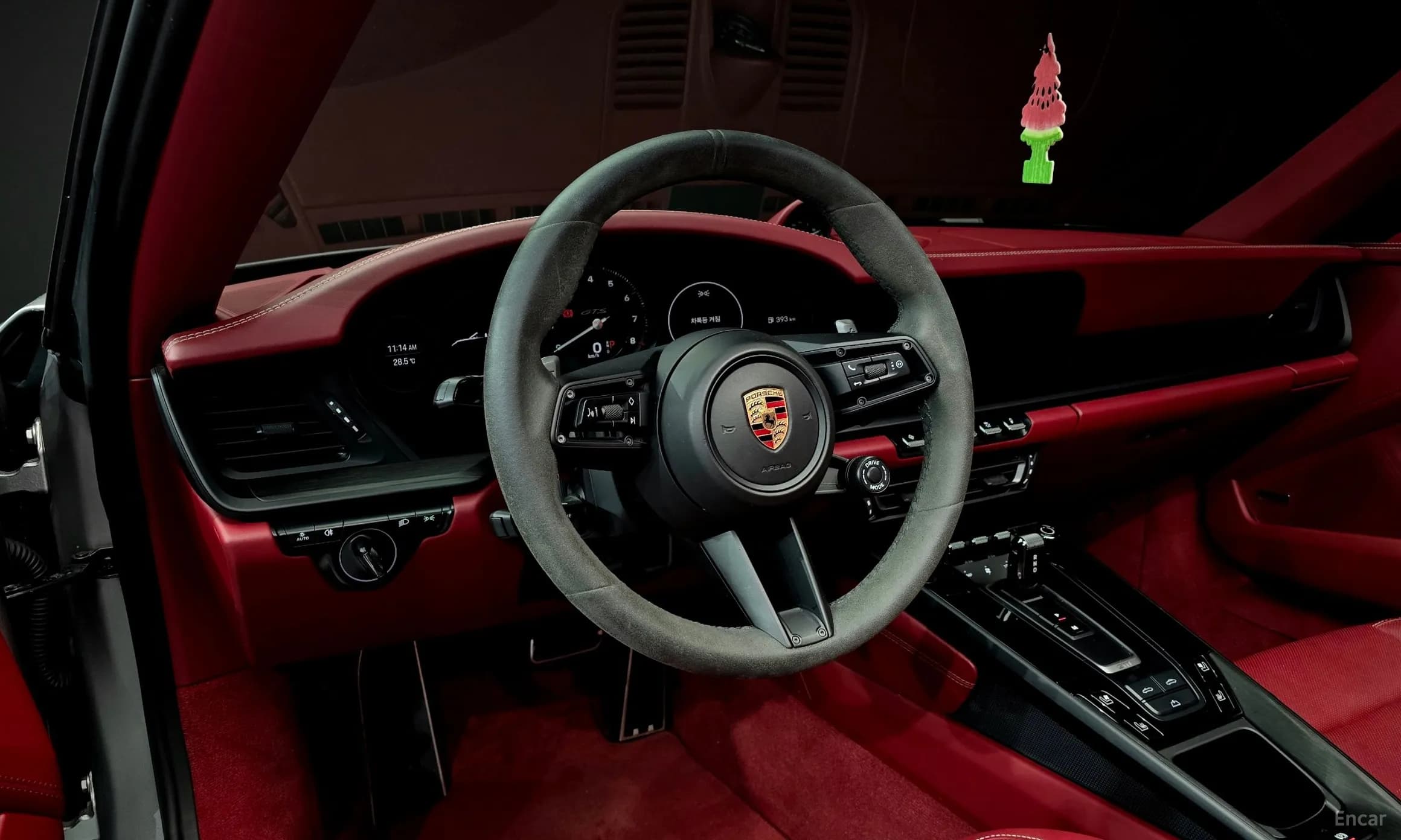 911 (992)