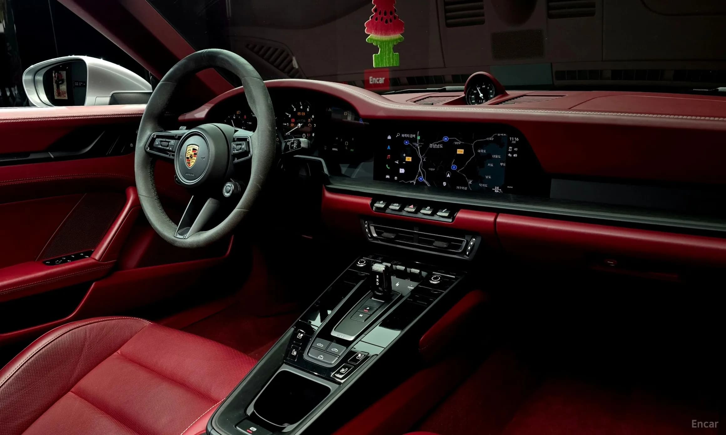 911 (992)