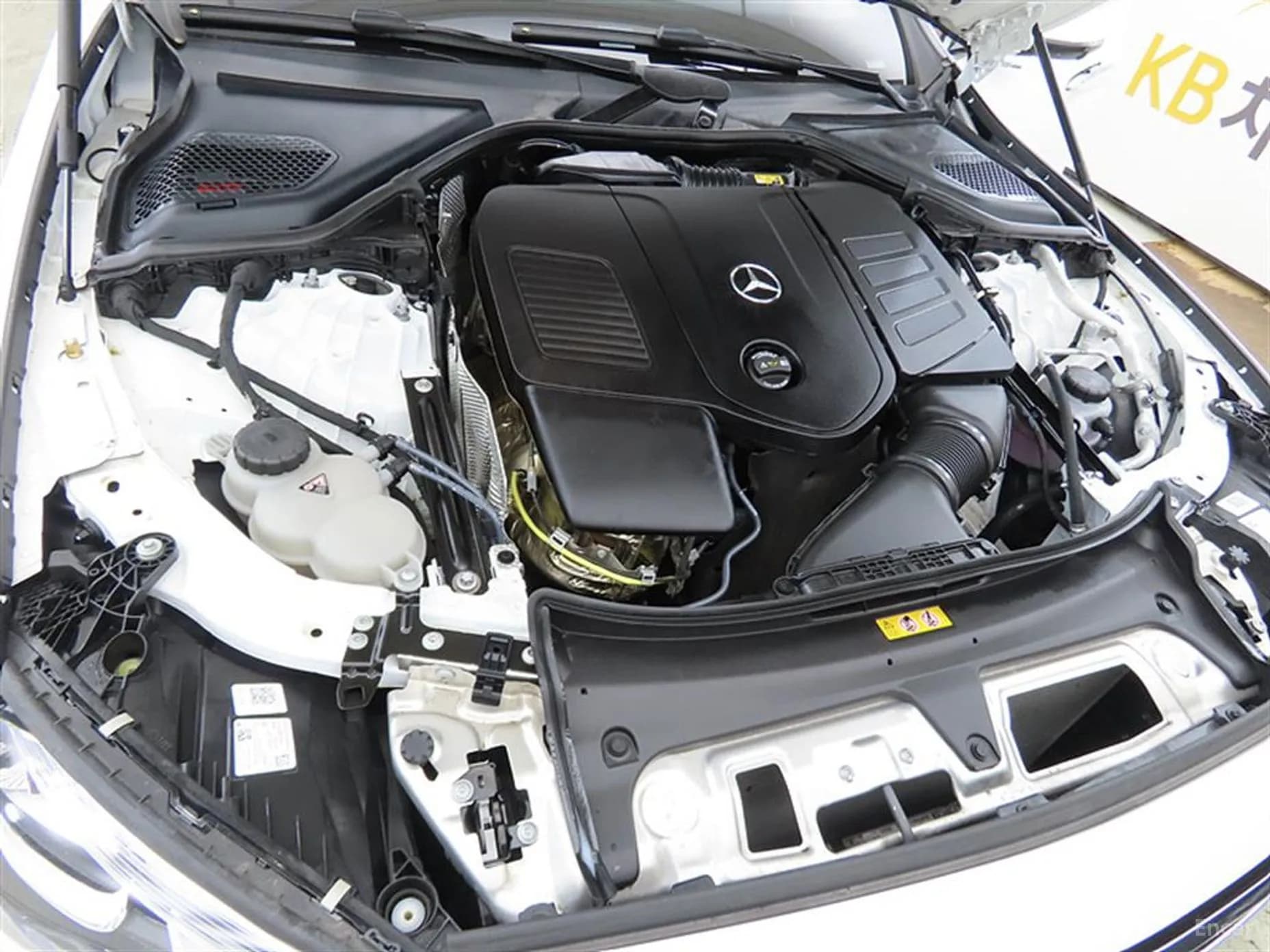 E-Class W214