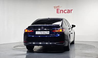 ES300h 7th Generation