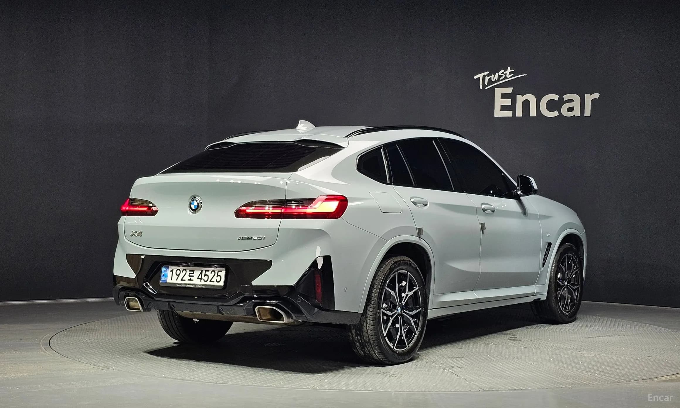 X4 (G02)