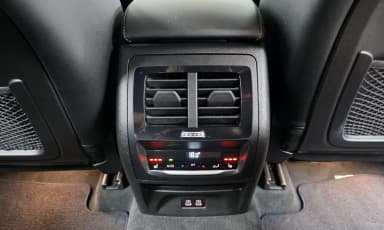 X4 (G02)