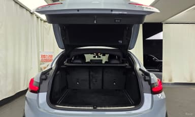 X4 (G02)