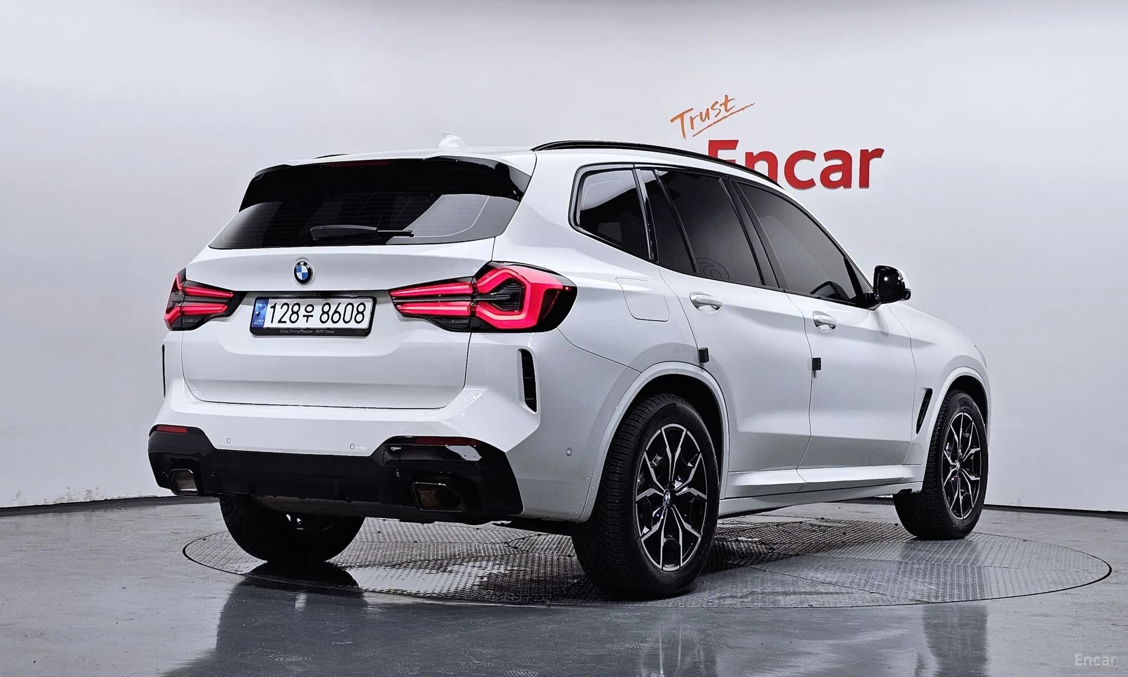 X3 (G01)