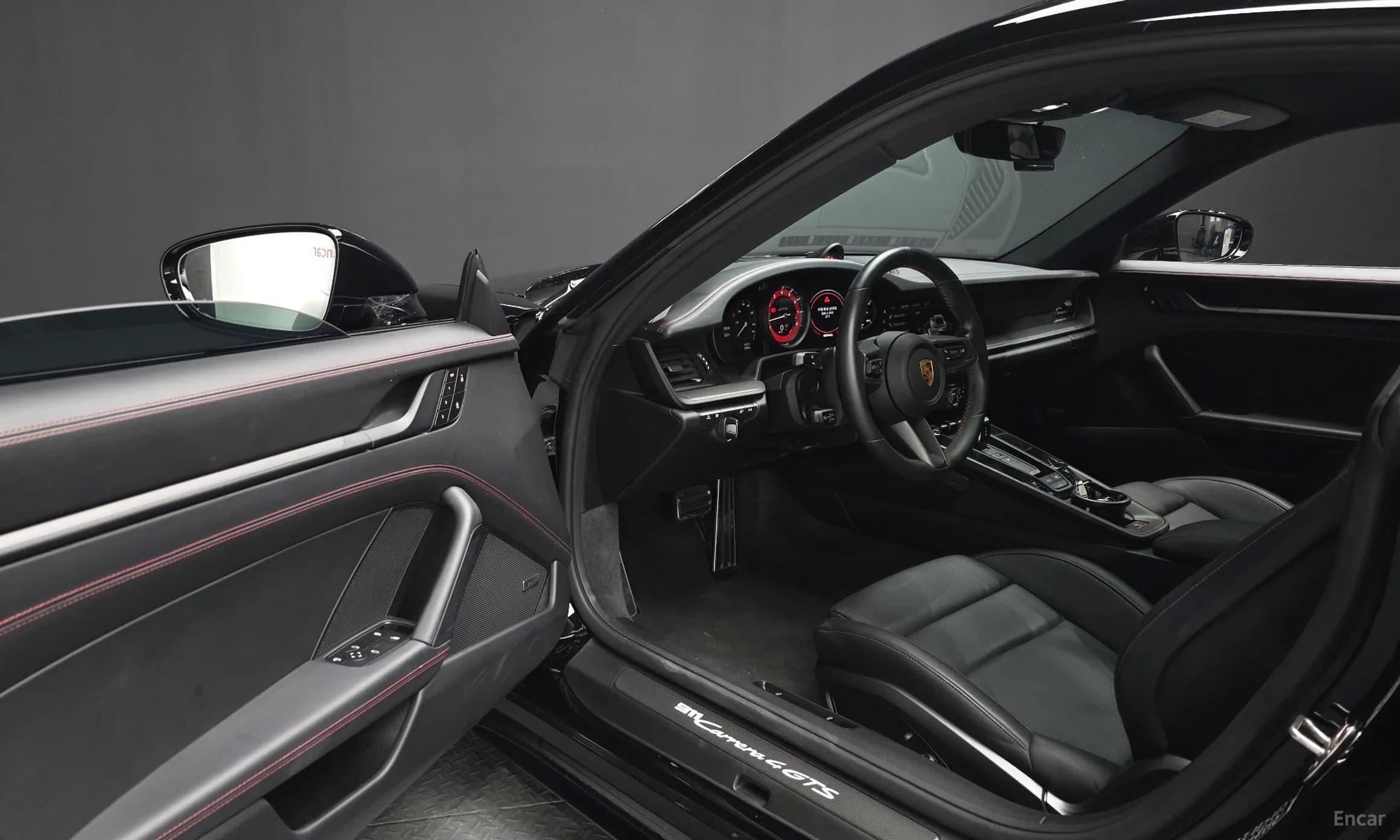 911 (992)