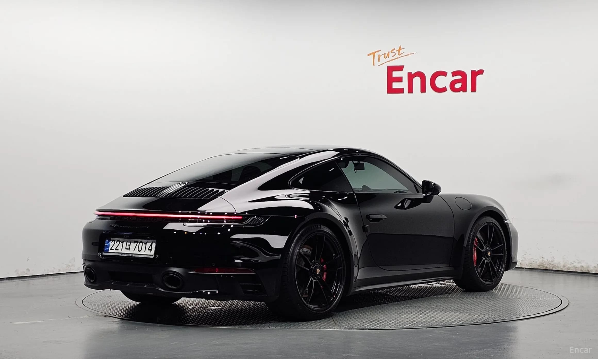 911 (992)