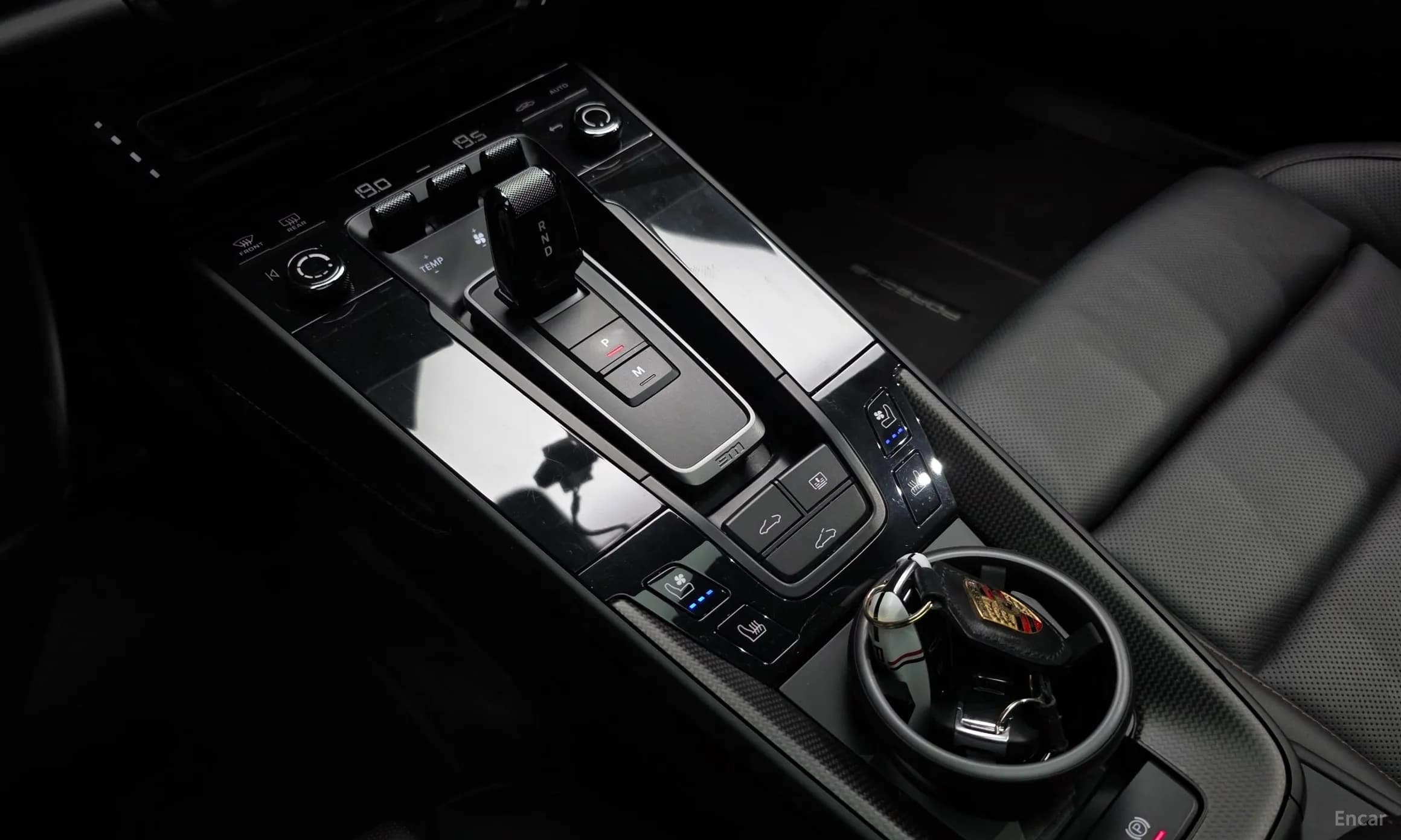 911 (992)