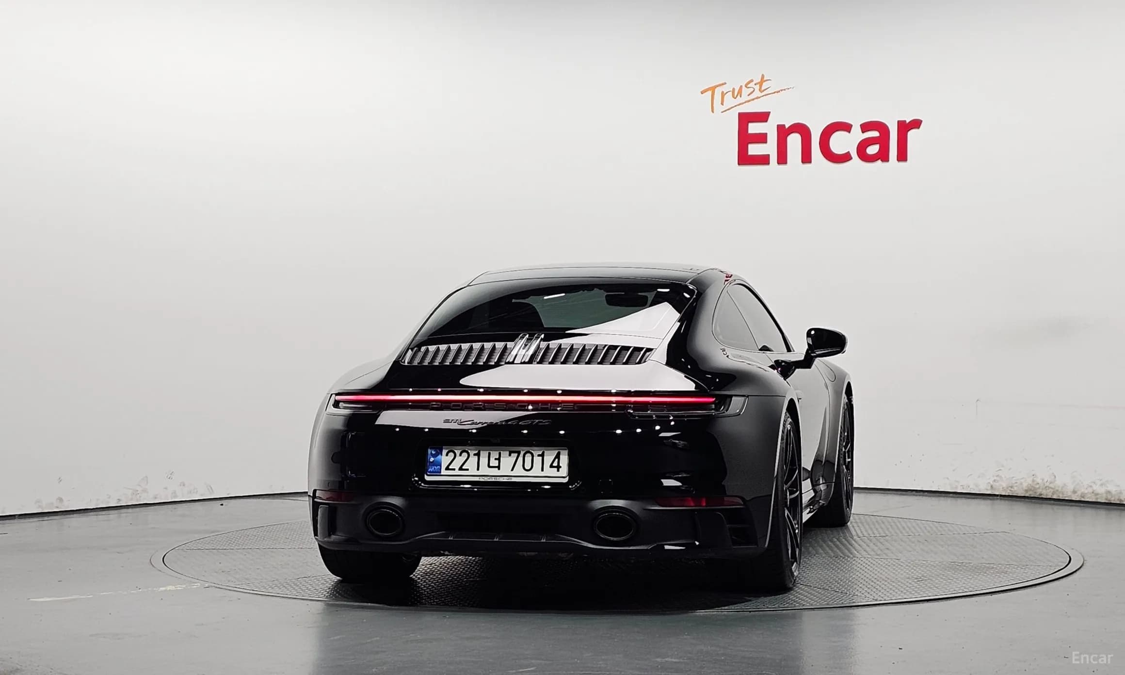 911 (992)
