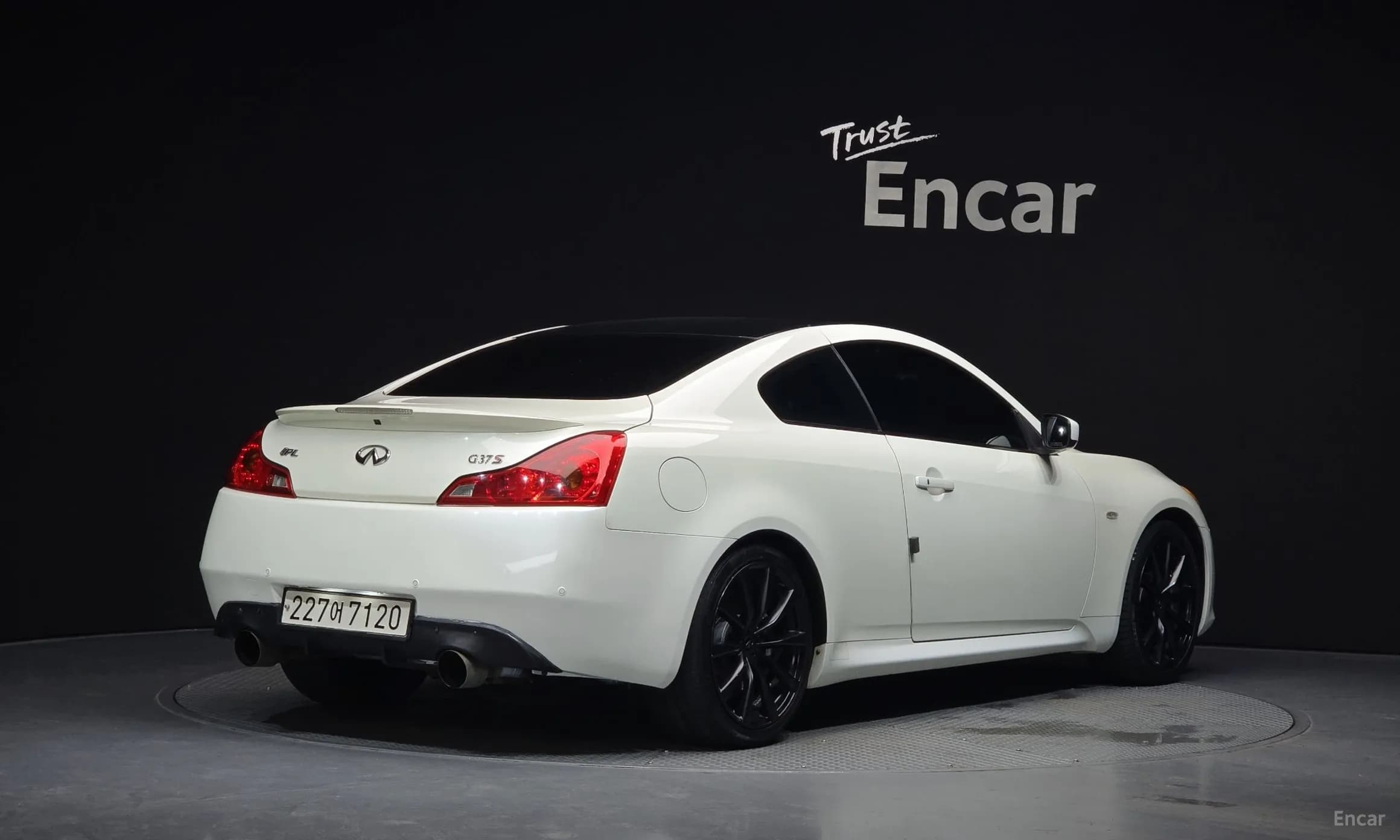G37