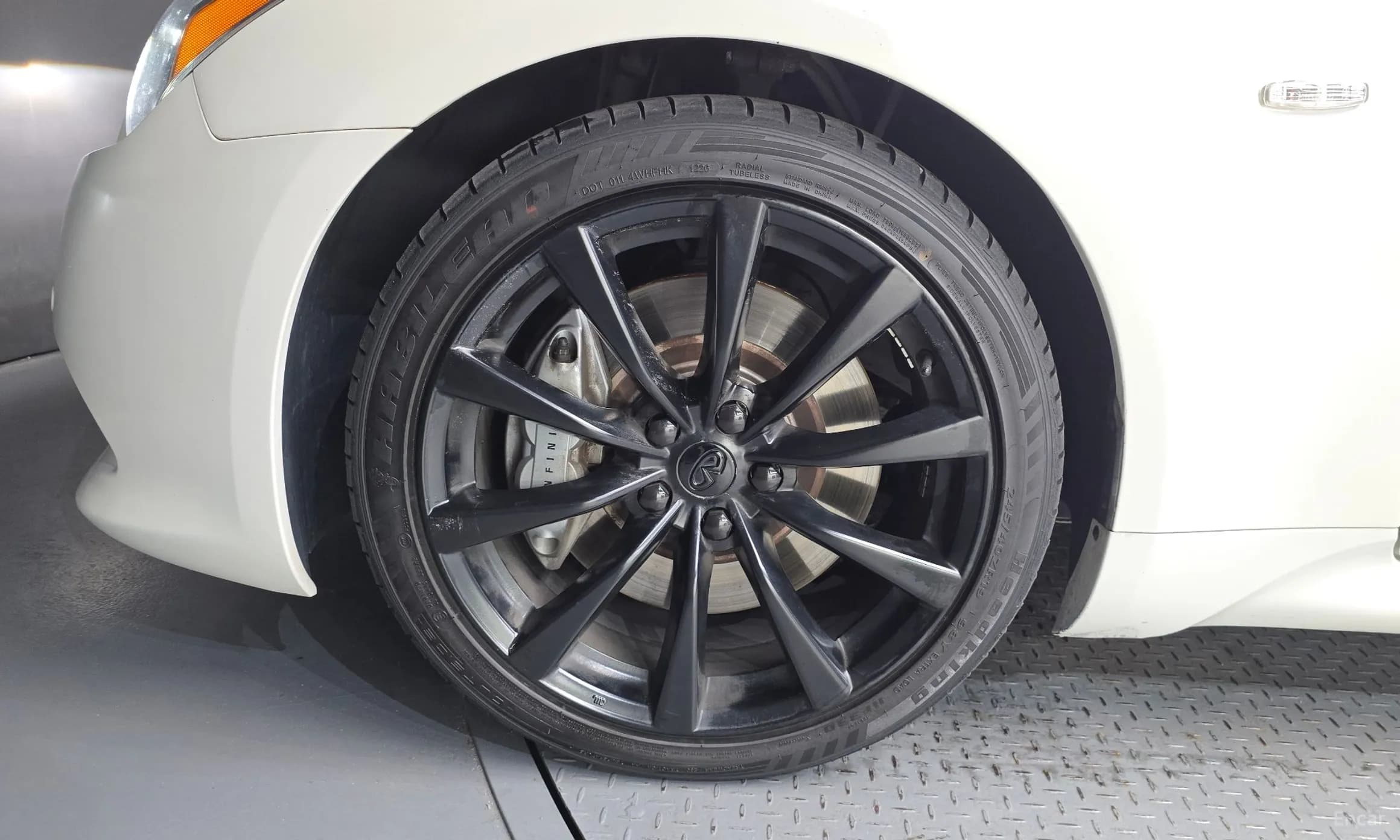G37