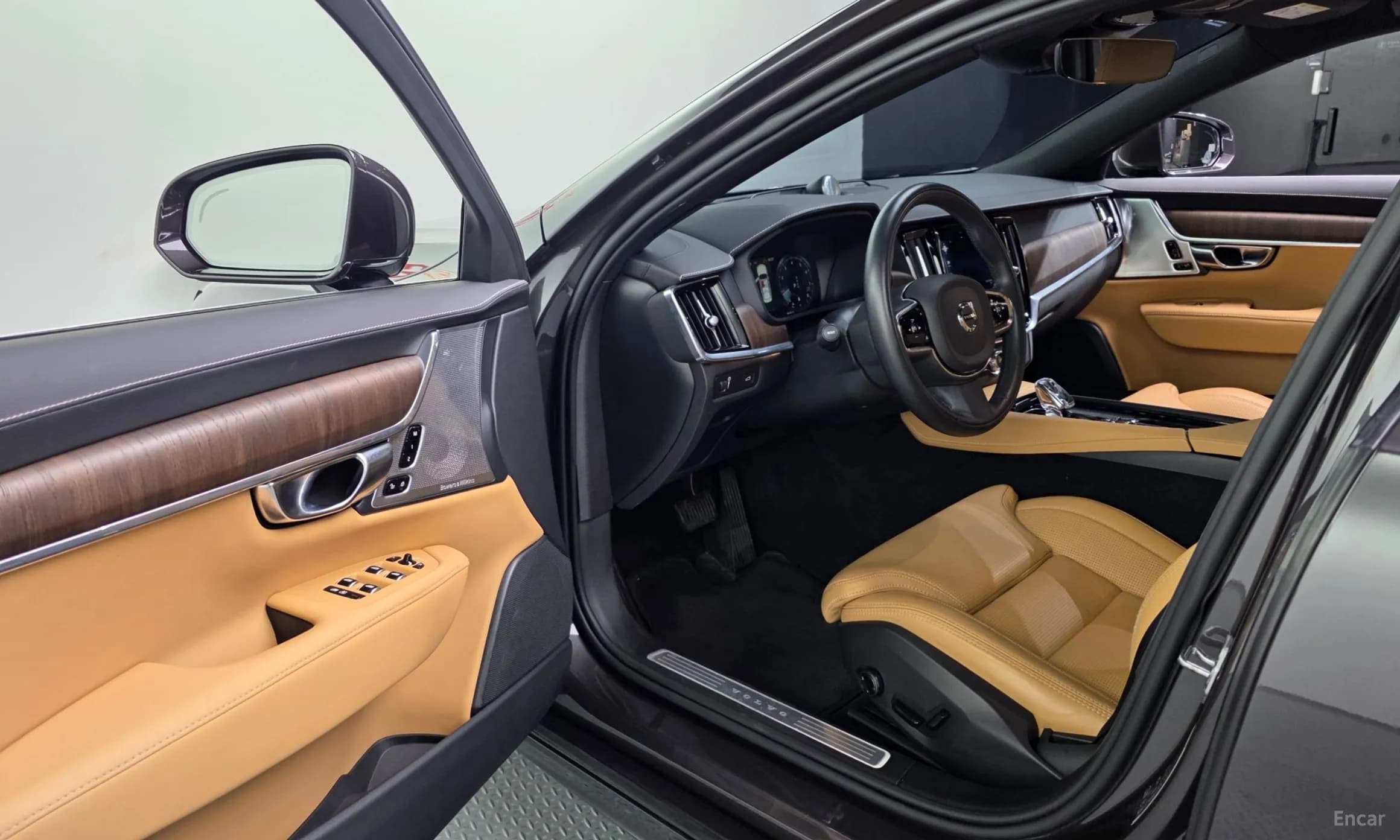 S90