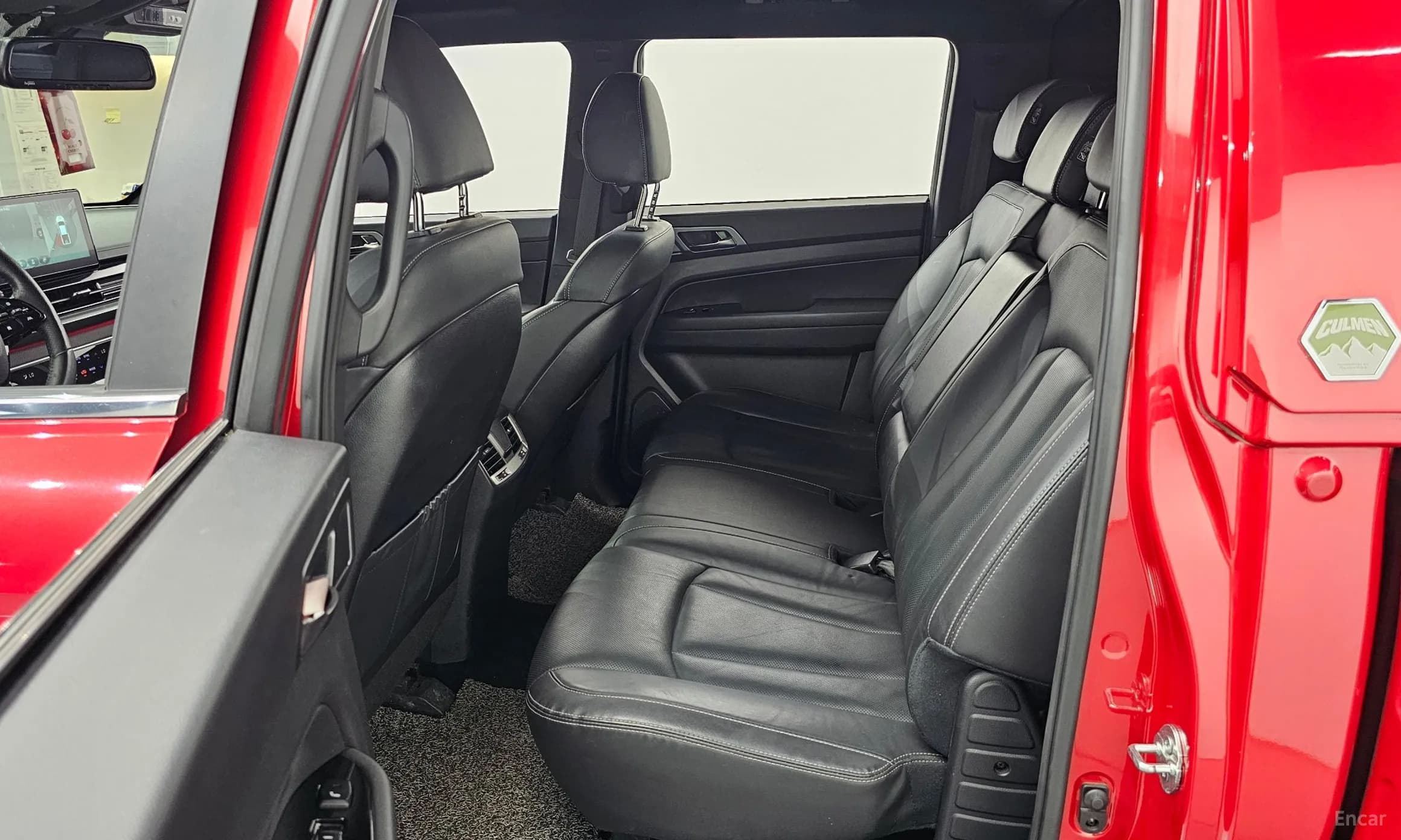 Rexton Sports Khan