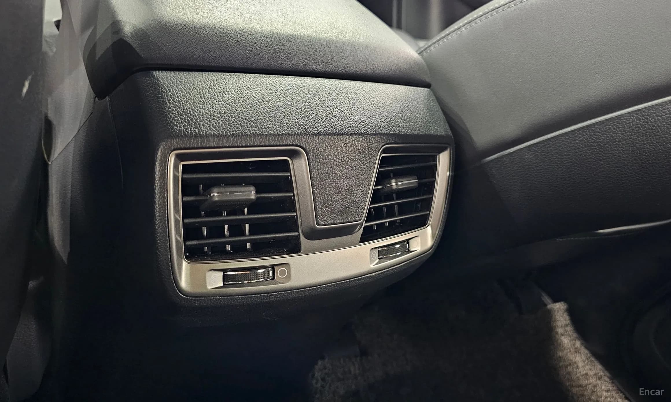 Rexton Sports Khan