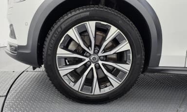 V90 Cross Country