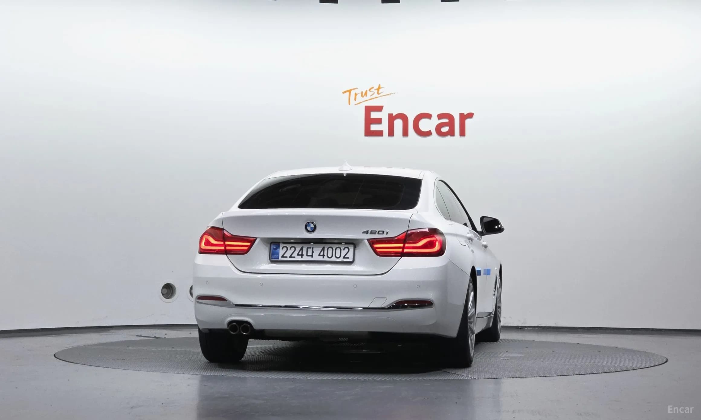 Series 4 (F32)