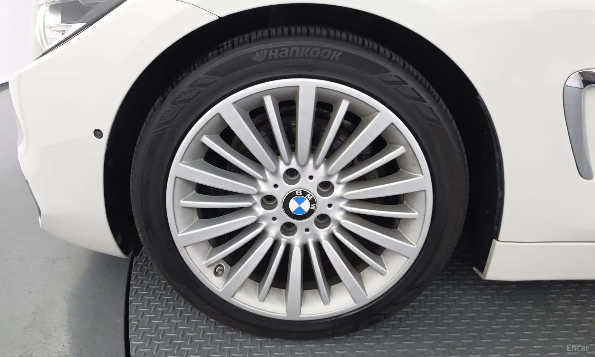 Series 4 (F32)