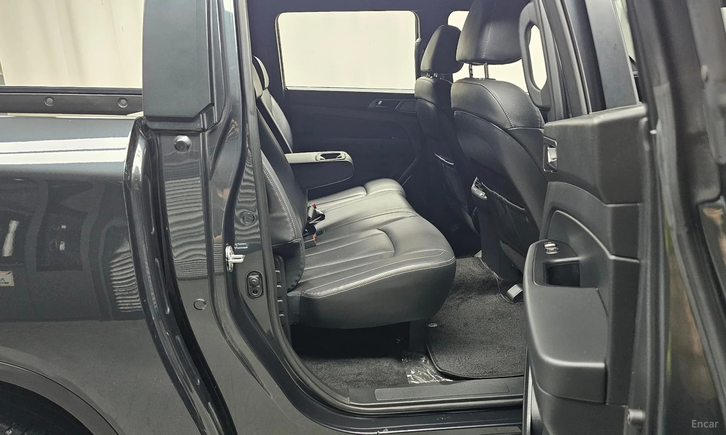 Rexton Sports Khan
