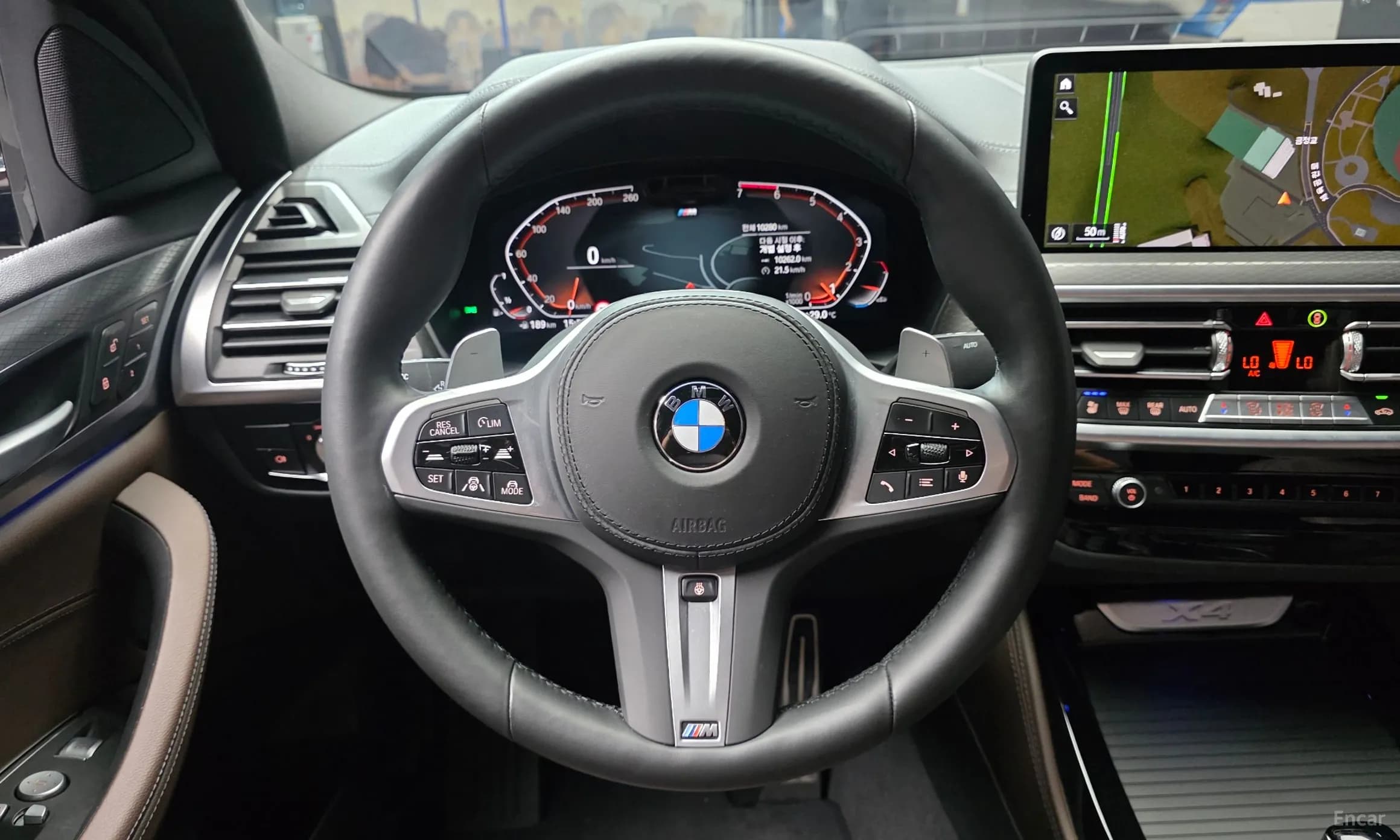 X4 (G02)