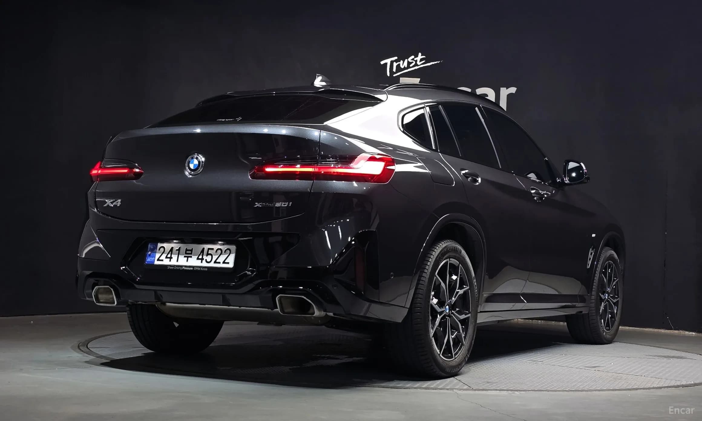 X4 (G02)