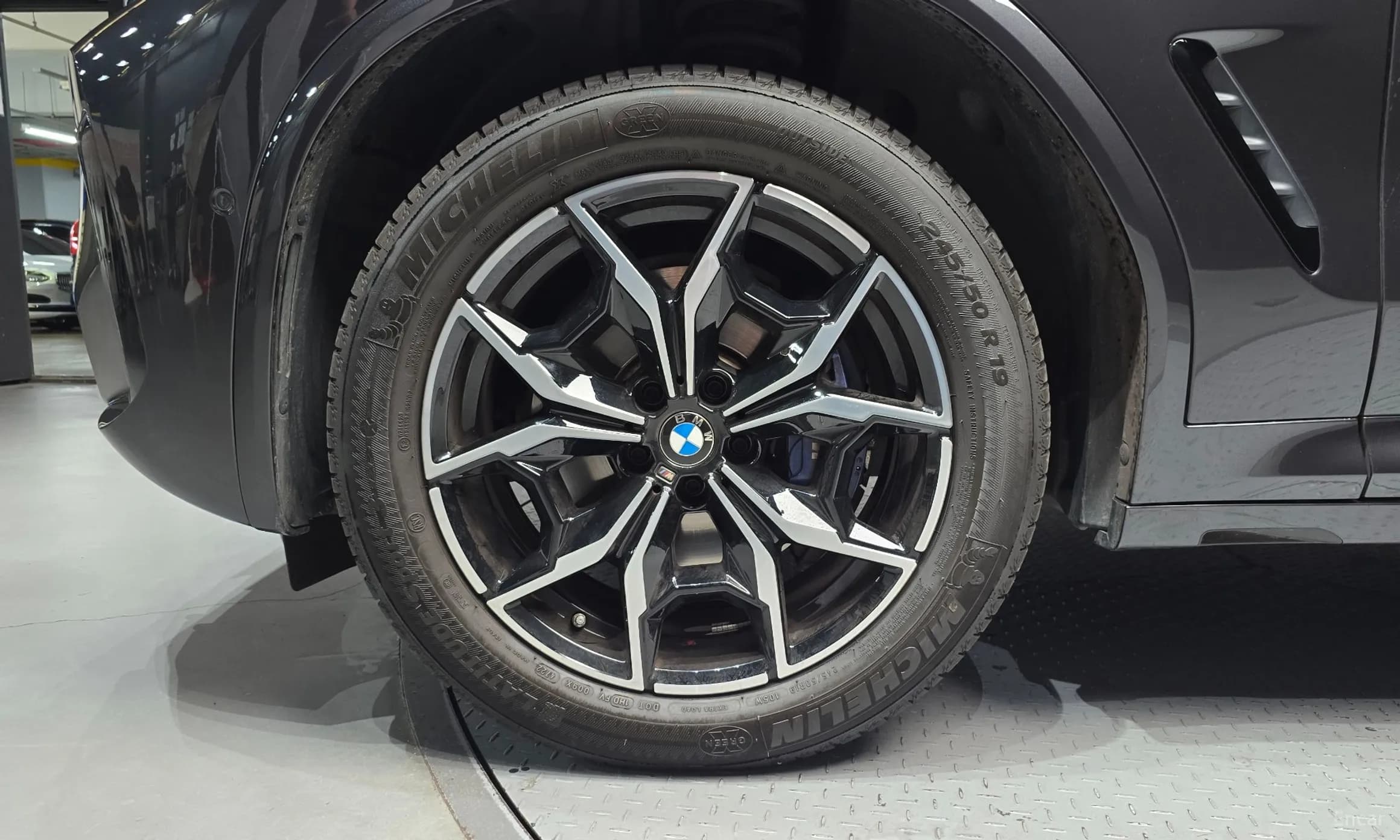 X4 (G02)