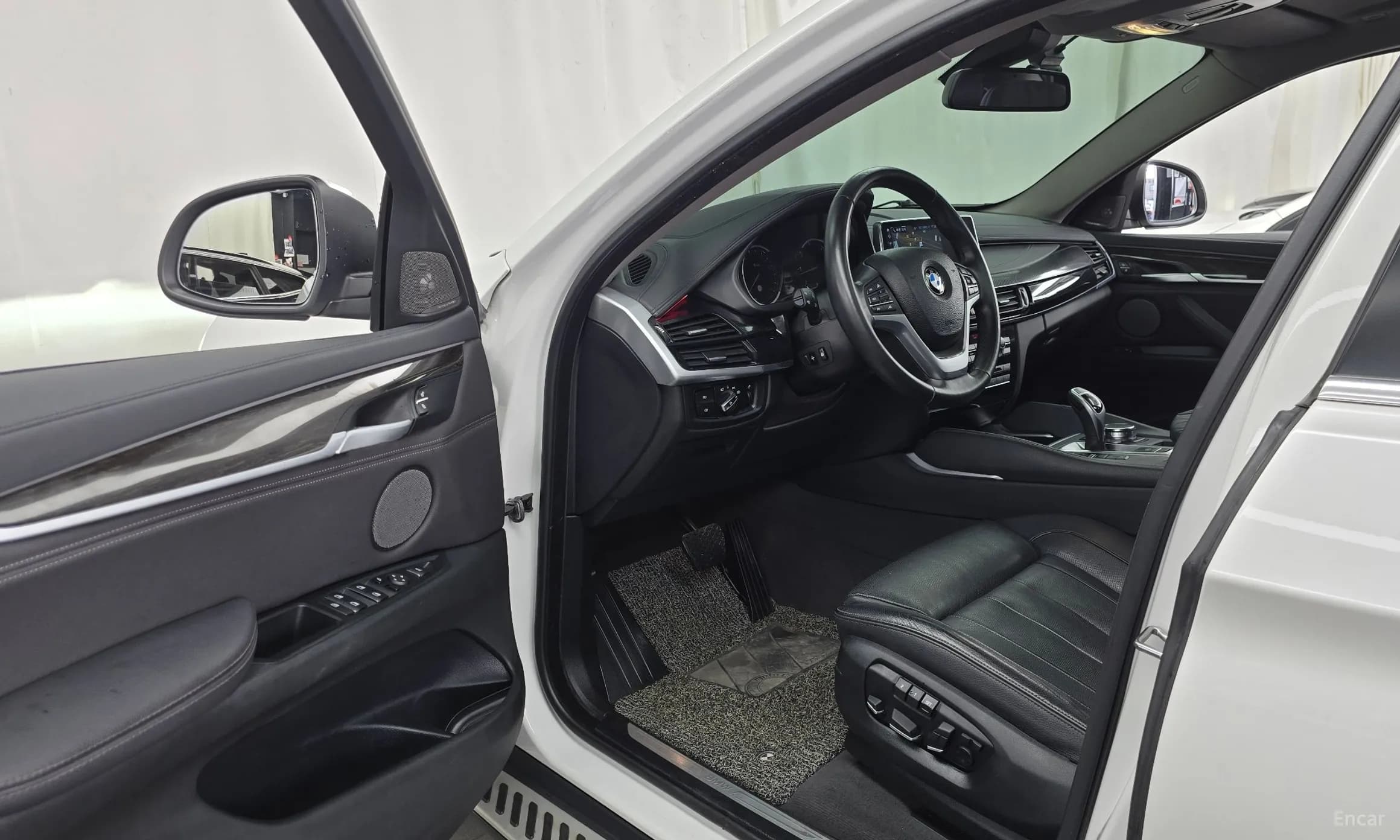 X6 (F16)