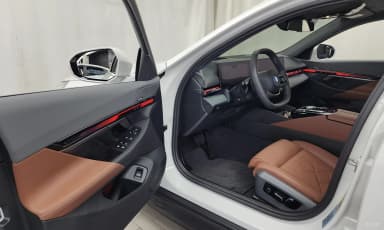 5 Series (G60)