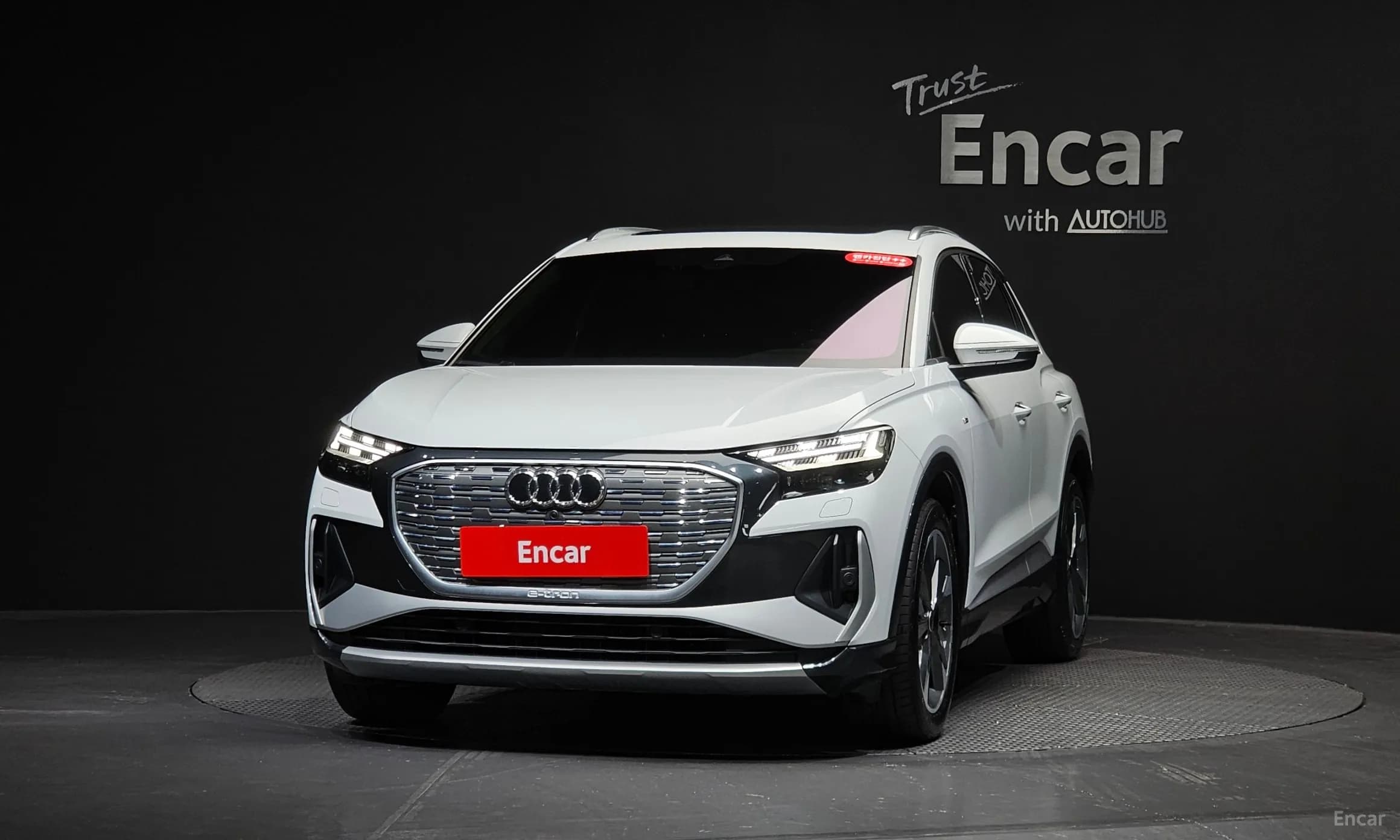 Q4 e-tron (F4)