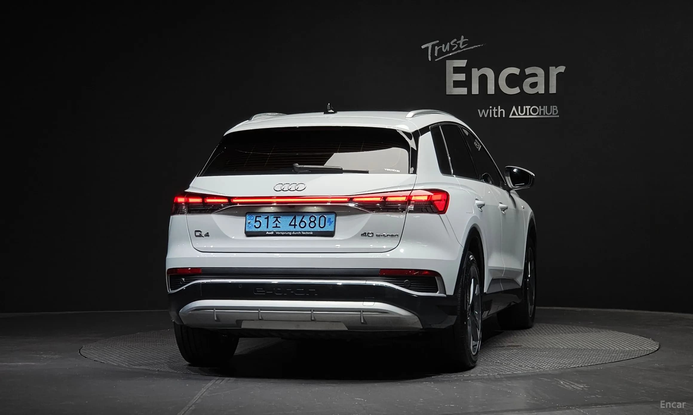Q4 e-tron (F4)