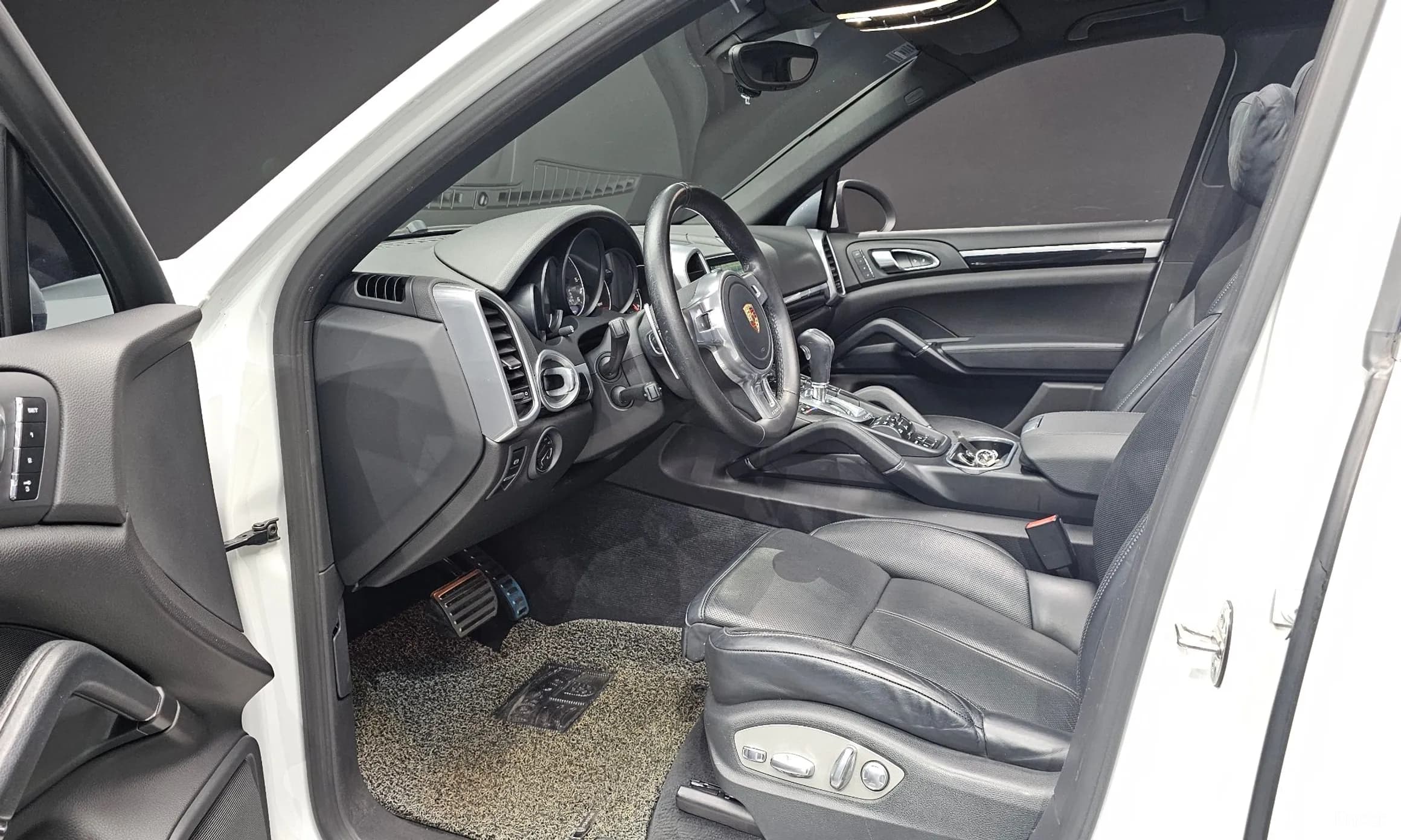 New Cayenne