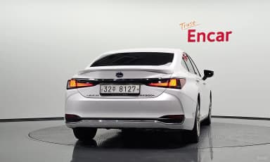 ES300h 7th Generation