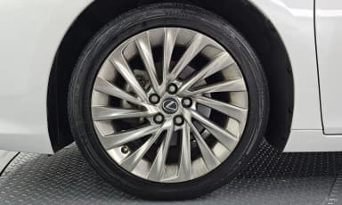ES300h 7th Generation