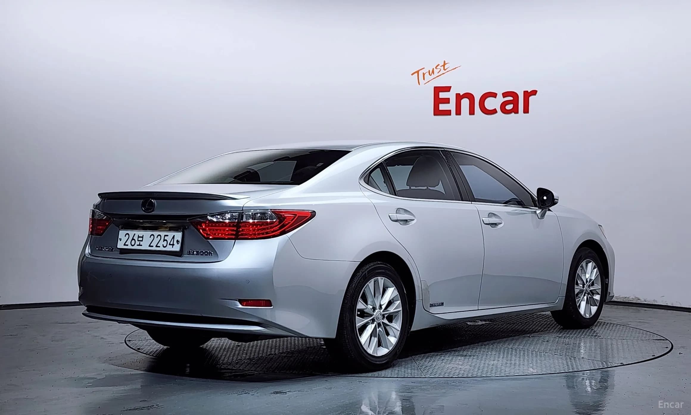 New ES300h