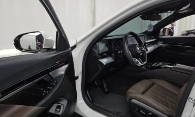 5 Series (G60)
