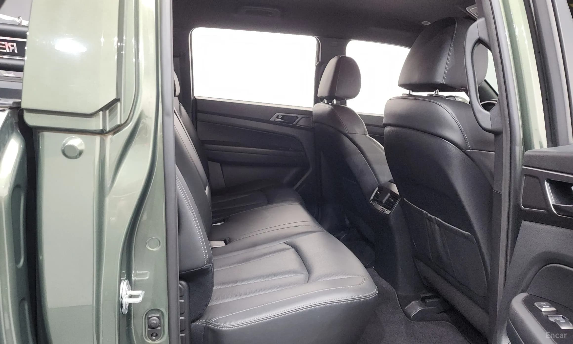 Rexton Sports Khan