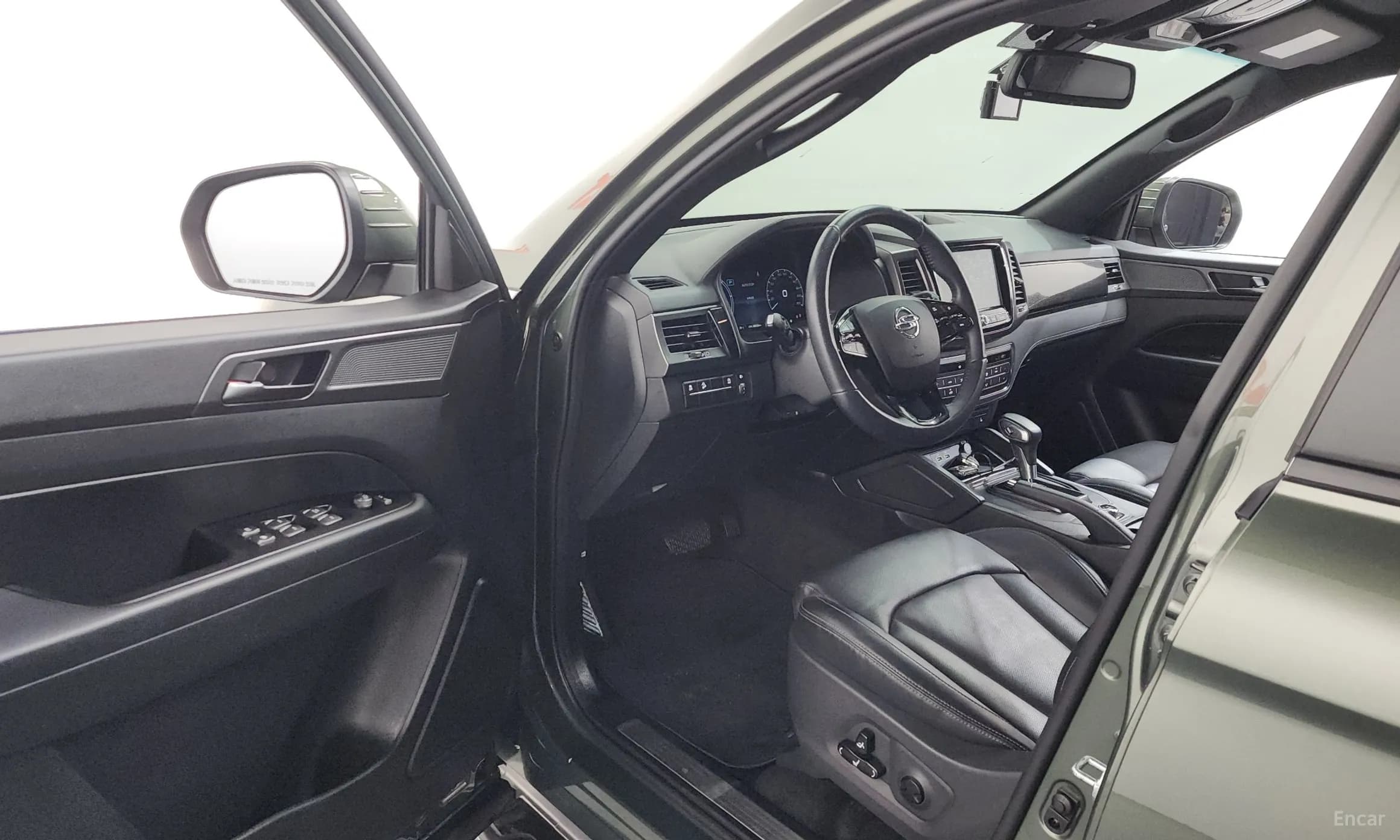 Rexton Sports Khan