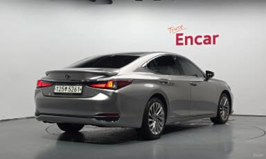 ES300h 7th Generation