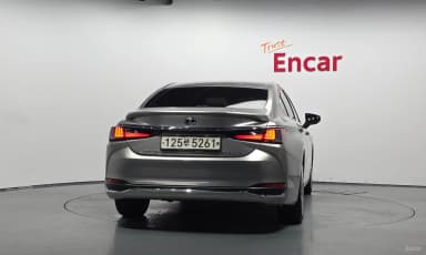 ES300h 7th Generation
