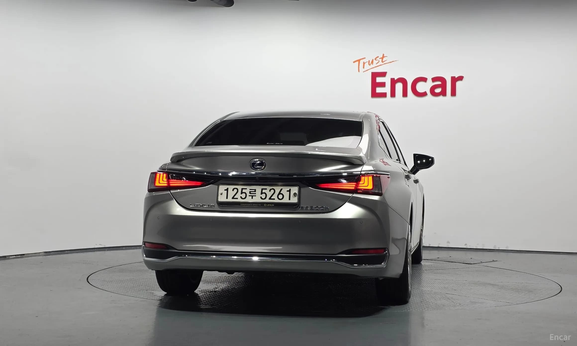 ES300h 7th Generation