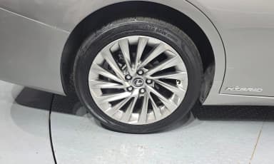 ES300h 7th Generation