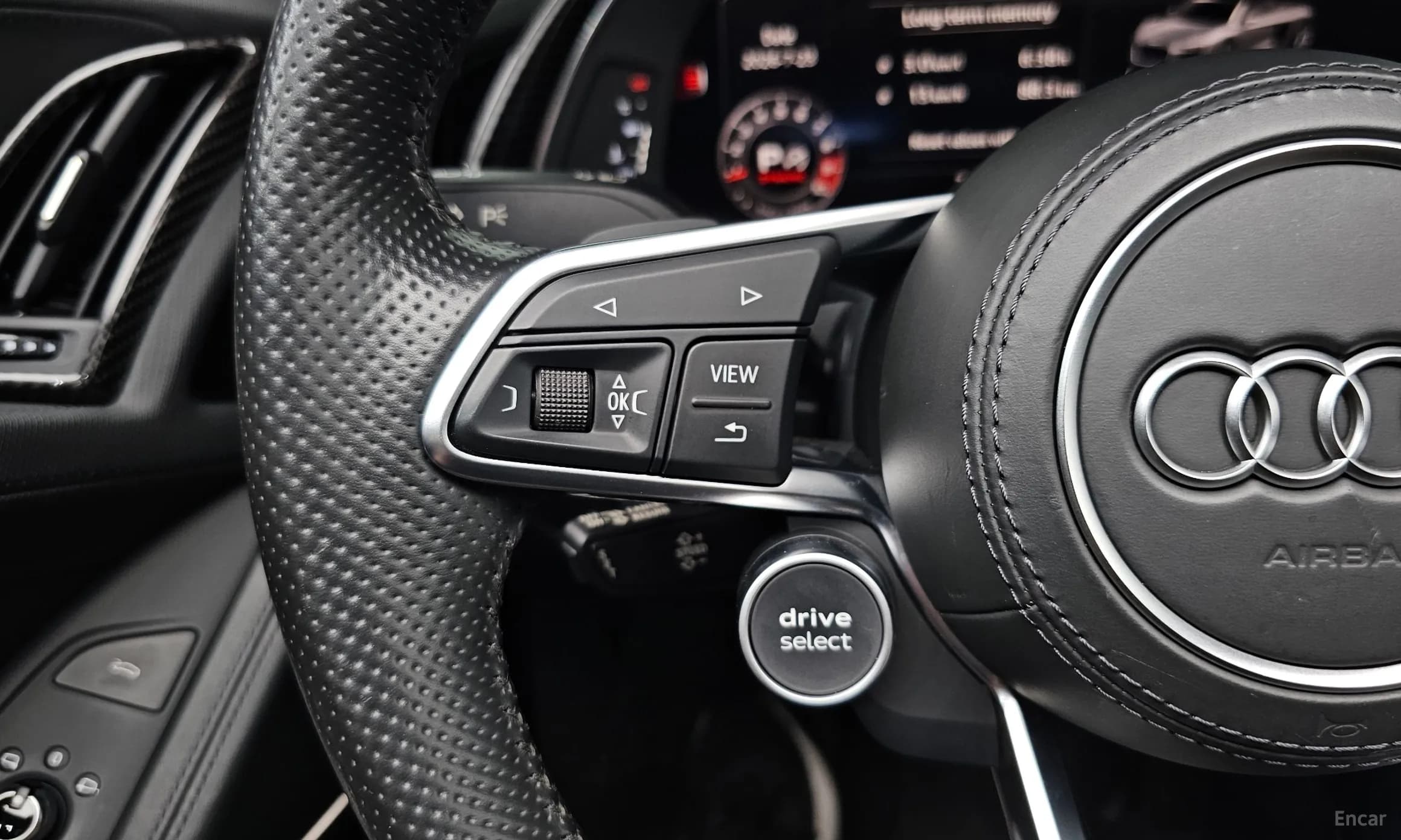 R8 (4S)