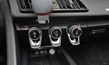 R8 (4S)